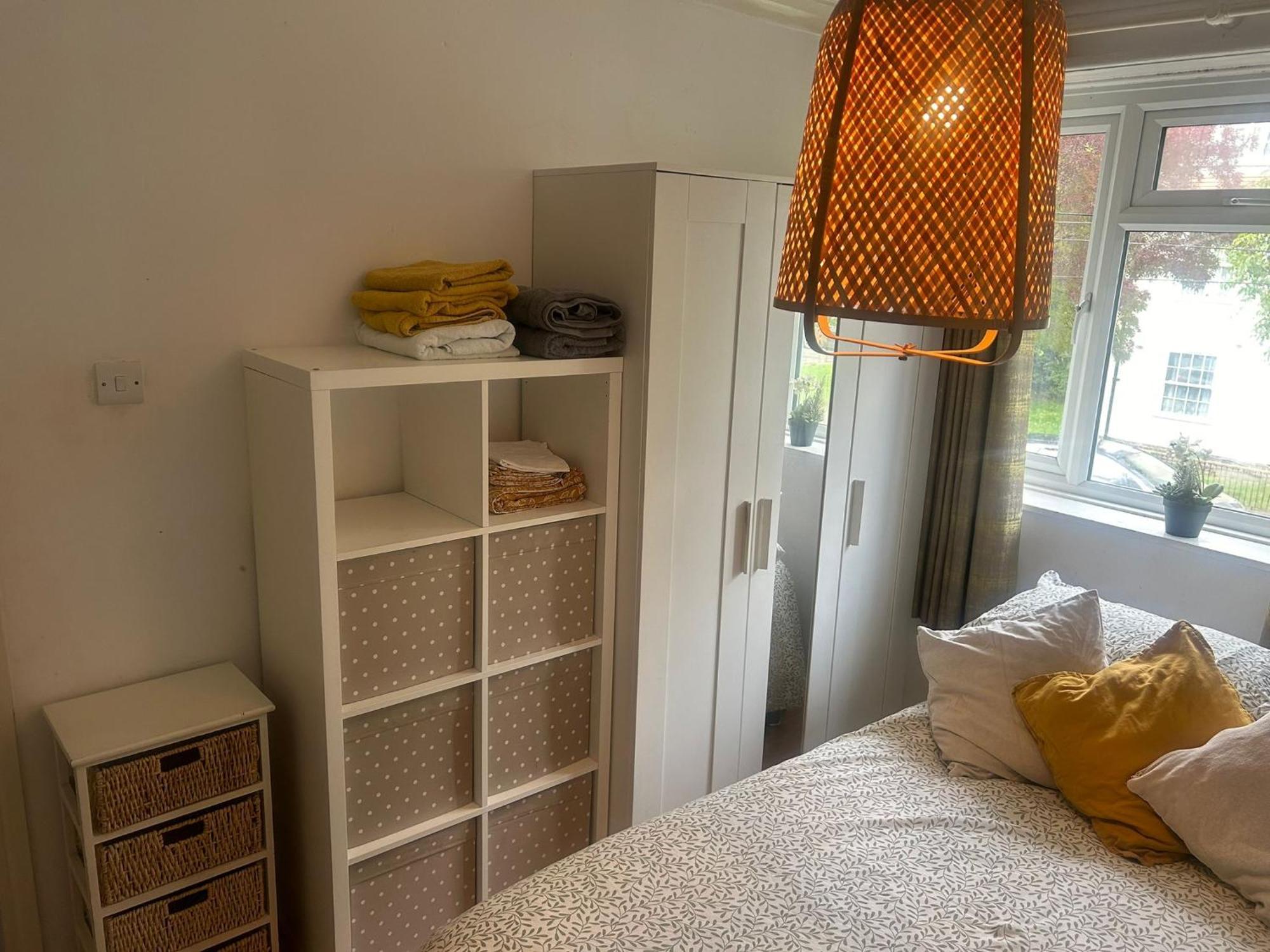 Modern And Spacious Double Bedroom Alloggio in famiglia Londra